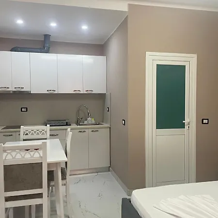Topi Apartment *