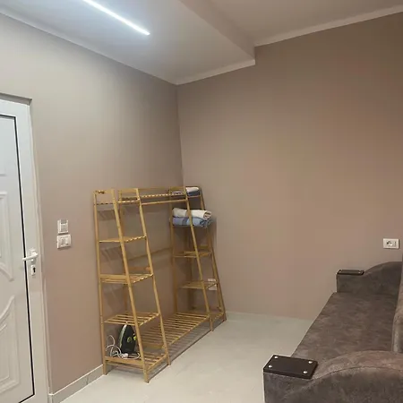Topi Apartment *