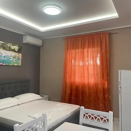 Apartament Topi